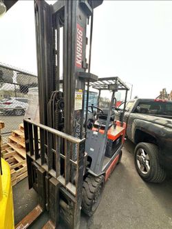 USED FORKLIFTS SALE - READY TO WORK - GREAT PRICES