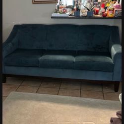 Best Home Furnishing couch