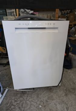 LG 24-in Front Control Built-in Dishwasher ( White ) Sligtly Used