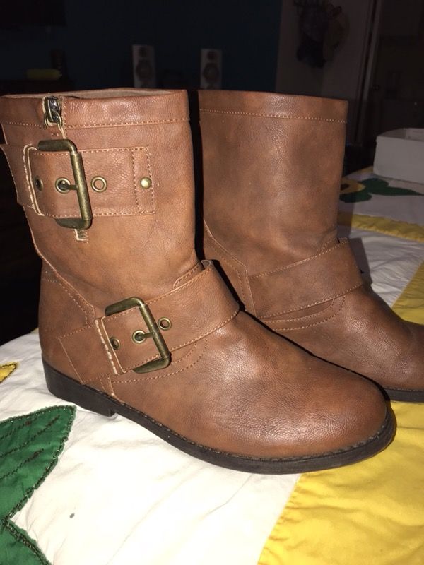 Woman boots size 10m