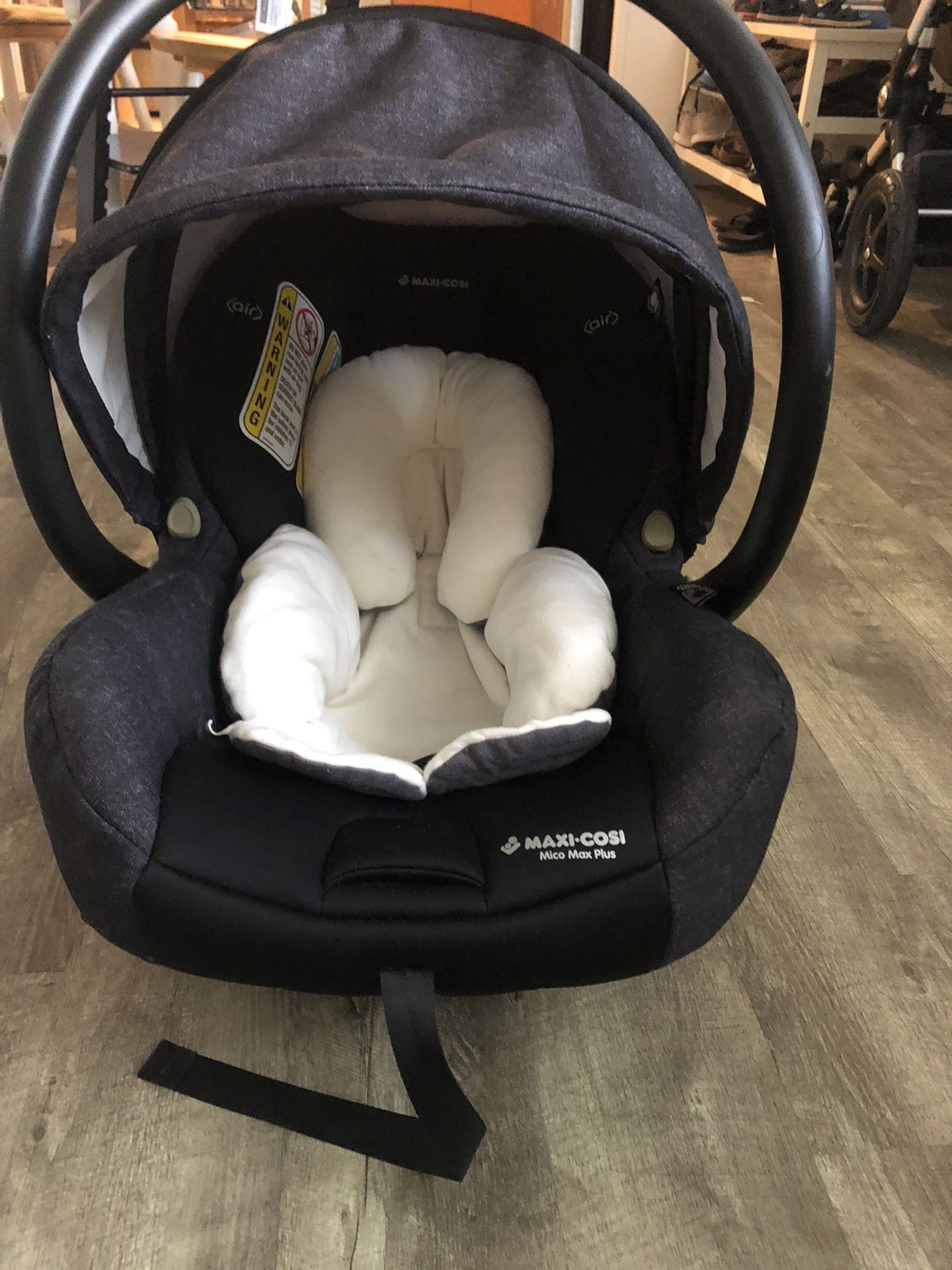 Maxi Cosi Mico Max Plus Car Seat