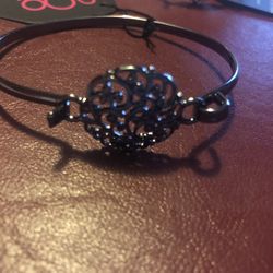 4 Paparazzi bracelets new 