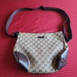 Authentic Gucci Canvas Purse $450 Pickup In Oakdale 