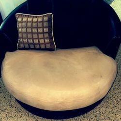 Round Sofa