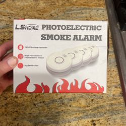 Smoke Alarms Photoelectric 9V Battery Operated (2 Pack Brand New)
