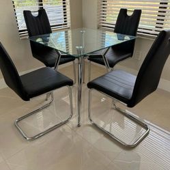 Black ⚫️ Dining Table 