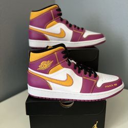 Jordan 1 Mid Dia De Los Muertos “Para Mi Familia” Size 10.5 