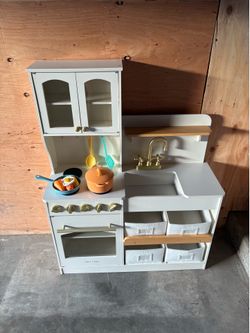 Play Kitchen
