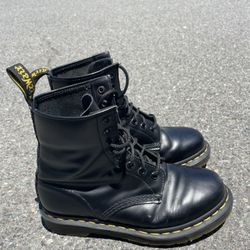 Doc Martin  Boots Size 7 
