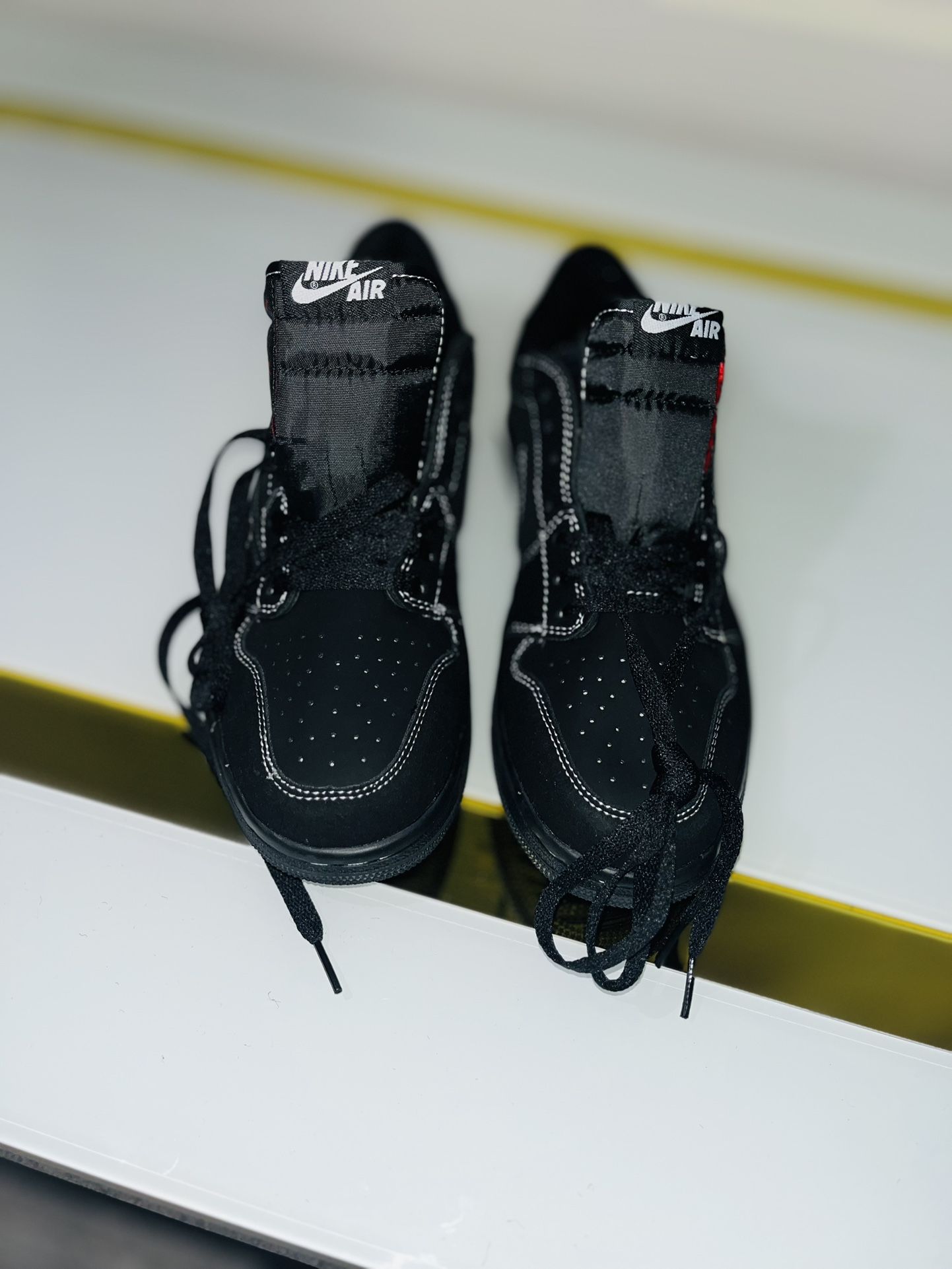 Travis Scott Jordan 1 Lows Black Phantom-Size 9.5