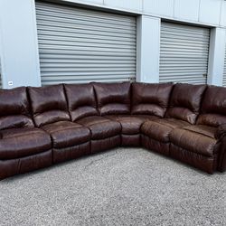 Beautiful Brown Leather Recliner Sectional Couch! ***Free Delivery***