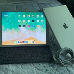 IPad Pro 12.9 Bundle With Authentic Apple Smart Keyboard & Silicone Case 