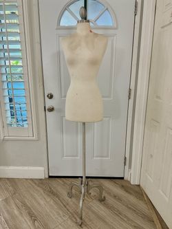 Female Mannequin - 5 ft 6 in (66”) Tall