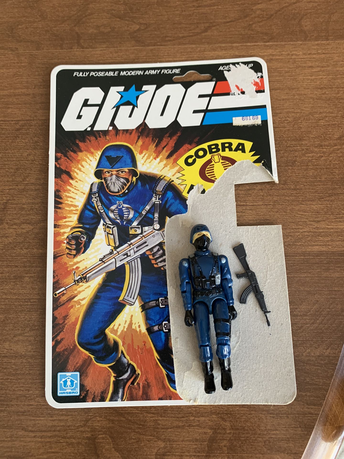 Vintage G I JOE COBRA OFFICER (THE ENEMY) from 1982-straight armed-w/CARD AND WEAPON- COMPLETE SET