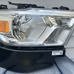 RAM 1500 Long Horn 2019 Front Right Headlight