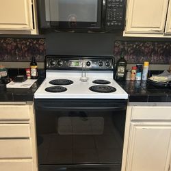 Electric Range And Microwave Oven