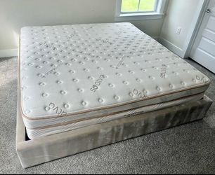 Saatva classic 11.5” queen mattress (mattress only)