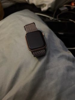 Series 5 Apple Watch 40 mm light scratches on back