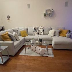 3-Piece Sectional with Chaise  – Like New!