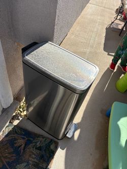 Free trash can