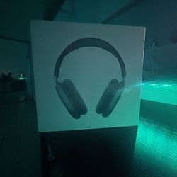 Bue airpod max new in box