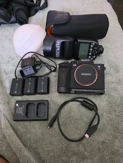 Sony A7IV mirroless camera with accessories
