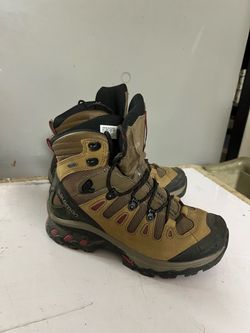 Salomon hiking boots size 6