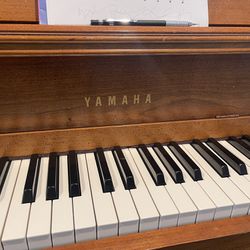 Piano YAMAHA