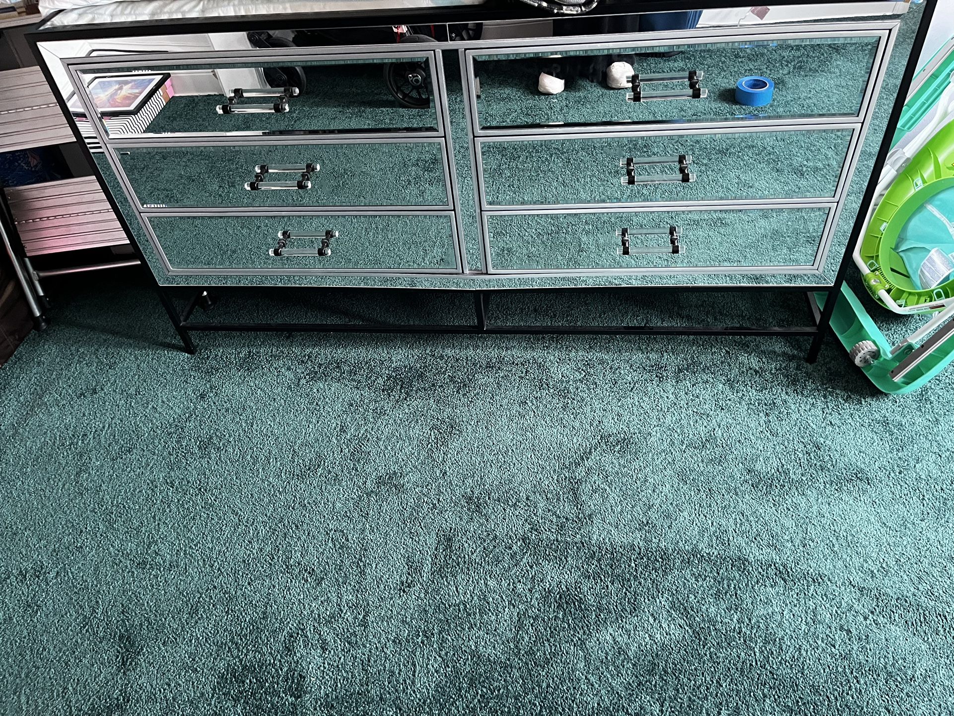 Six drawer mirror dresser