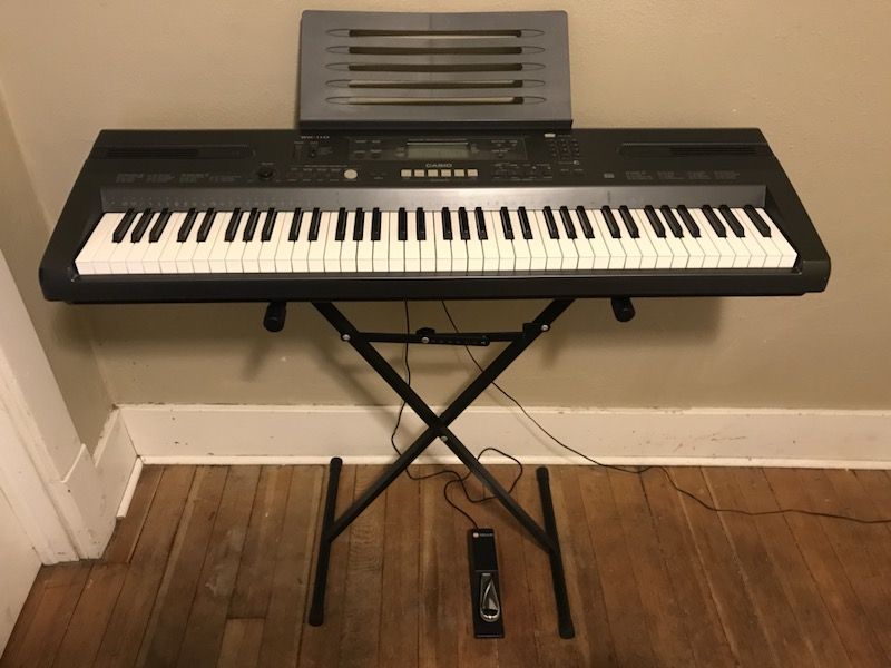 Casio wk-110 keyboard with new sus pedal.