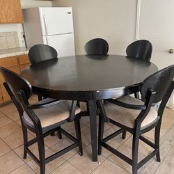 Round Kitchen Table