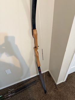 Rogue Farmington bow and arrows