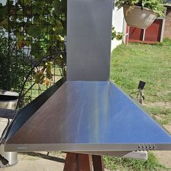Broan Chimney hood