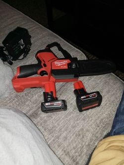 Milwaukee M12 Chainsaw Never Been Used 