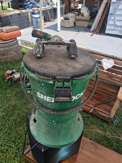 Cornerbead hopper and roller
