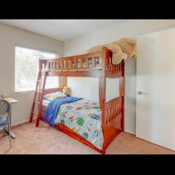 Solid Wood Twin Bunk bed 