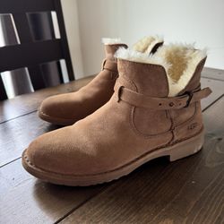 Women’s Uggs - Size 8.5