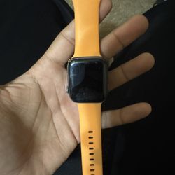Apple Watch Series 4 Great Condition Unlocked 