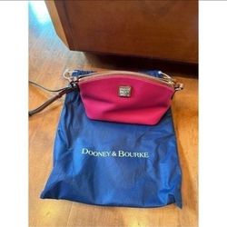Brand New Dooney and Bourke Crossbody Purse, Leather Shipping Available
