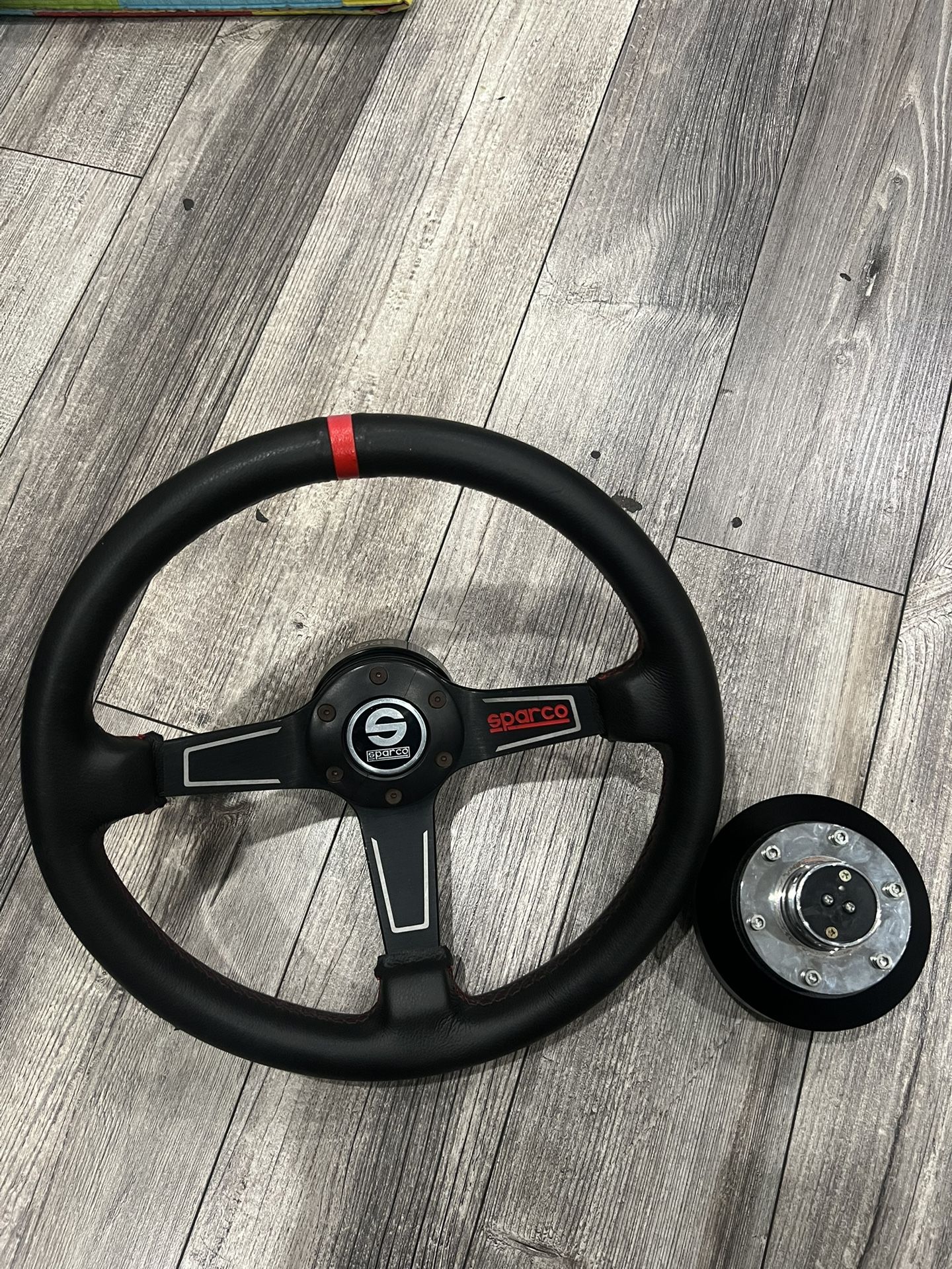 Sparco steering wheel With Quick Release