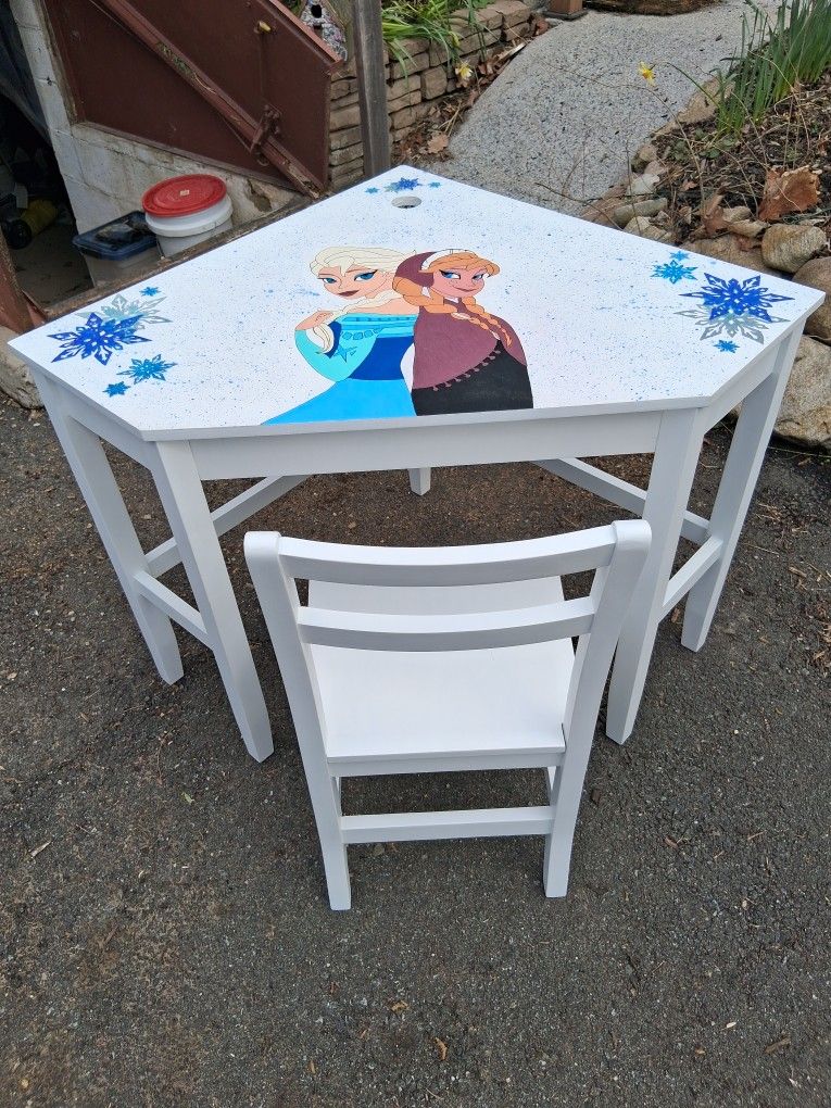 ELSA AND ANNA Hand Painted Girls Corner Desk