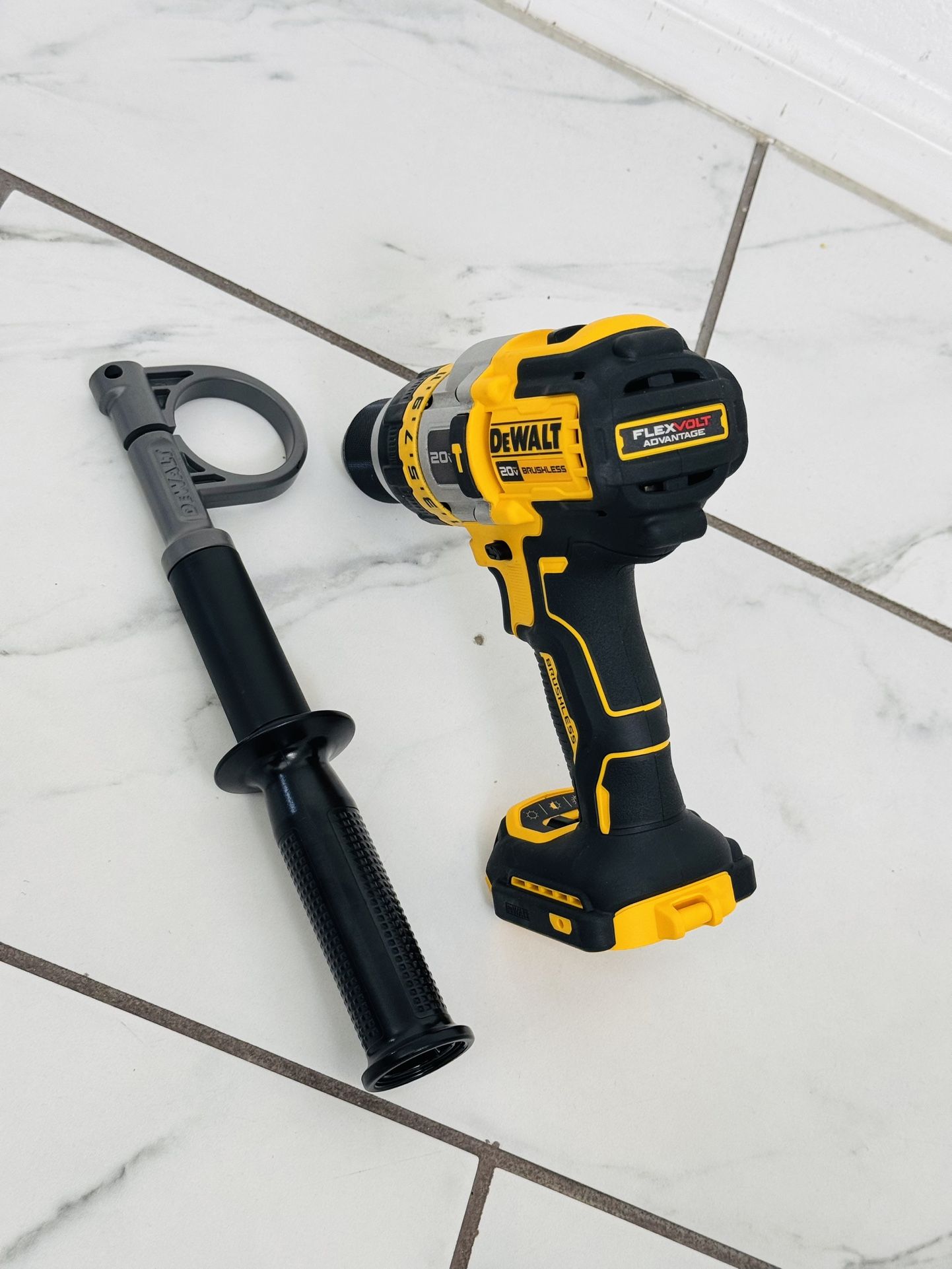 Dewalt DCD999 20v Max 1/2” FlexVolt Advantage Cordless Brushless 3-Speed Hammer Drill