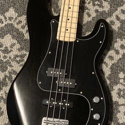 Squier Affinity Series Precision Bass PJ in Black (+ case and strap!) 