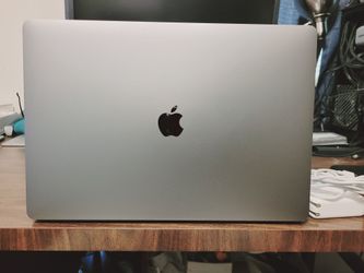 16in Apple MacBook Pro, Touchbar, Radeon Pro, Newest MacOS