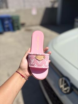 Sandals size 8