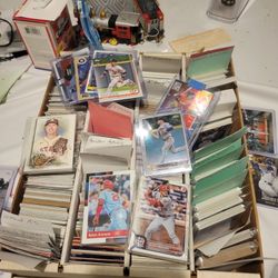 Thousands of Baseball Cards!