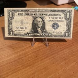 Crisp - 1935-E United States Dollar Currency $1 Silver Certificate *590