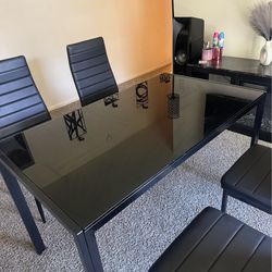 Dining room table