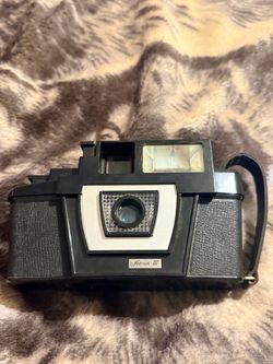 1960's Traid Fotron III Camera with Snap Load Magazine Film & Original Case
