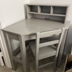 Small Corner Desk 